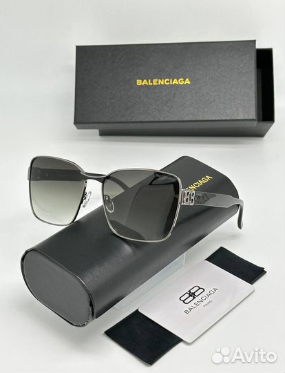 Солнцезащитные очки женские Balenciaga