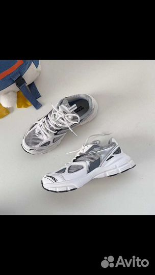 Кроссовки новые