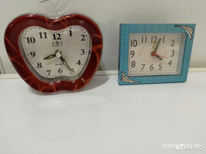 Часы будильник