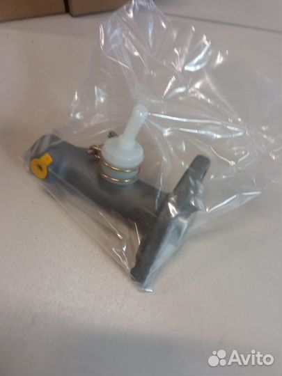 Цилиндр сцепления главный Isuzu NQR71 75