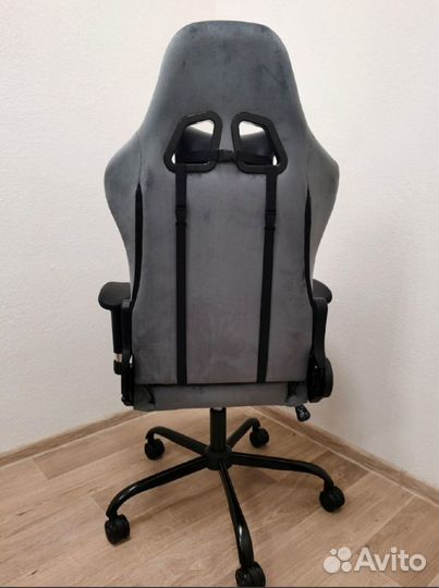 Игровое компьютерное кресло