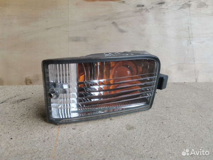 Поворотник Toyota RAV4 00-05 новый