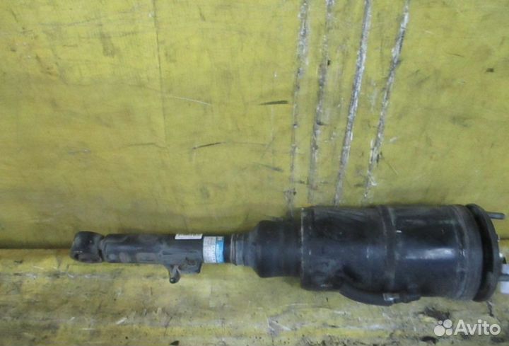 Стойки пневмо передние toyota crown majesta uzs186