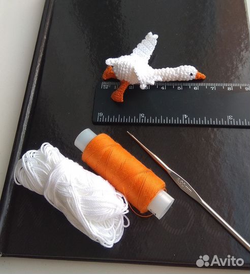 Вязаная игрушка Гусь