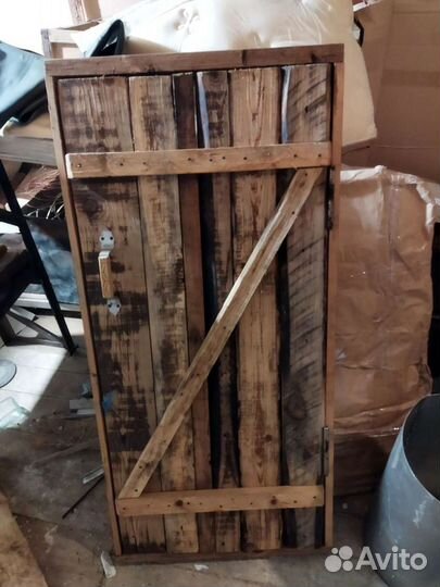 Дверь деревянная