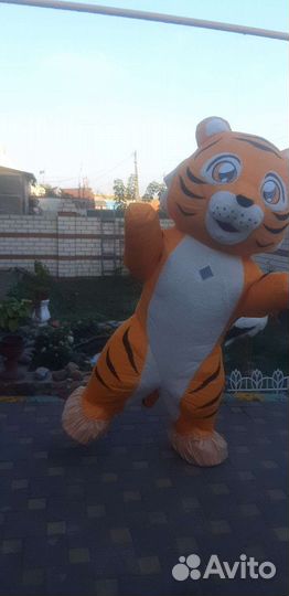 Ростовая кукла поздравит