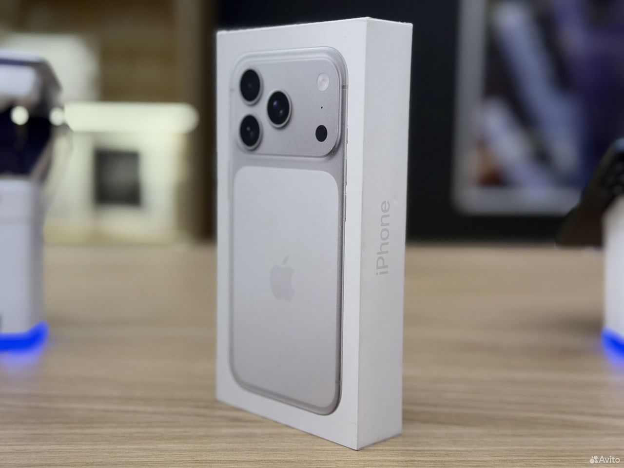 iPhone 17 Pro, 256 ГБ, SIM + eSIM