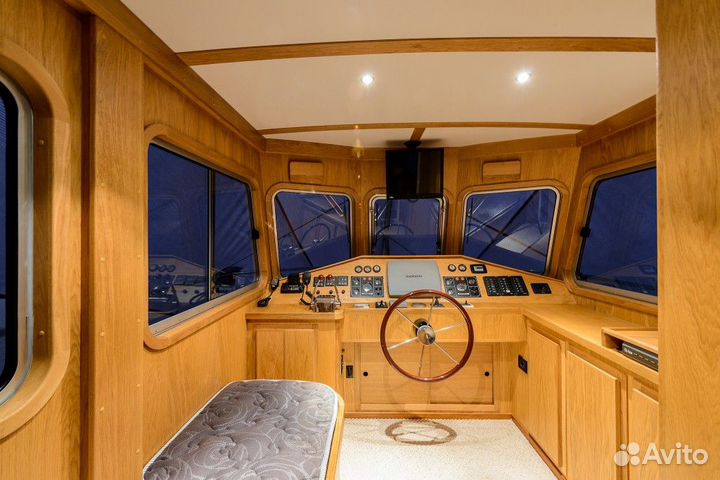 Моторная яхта 