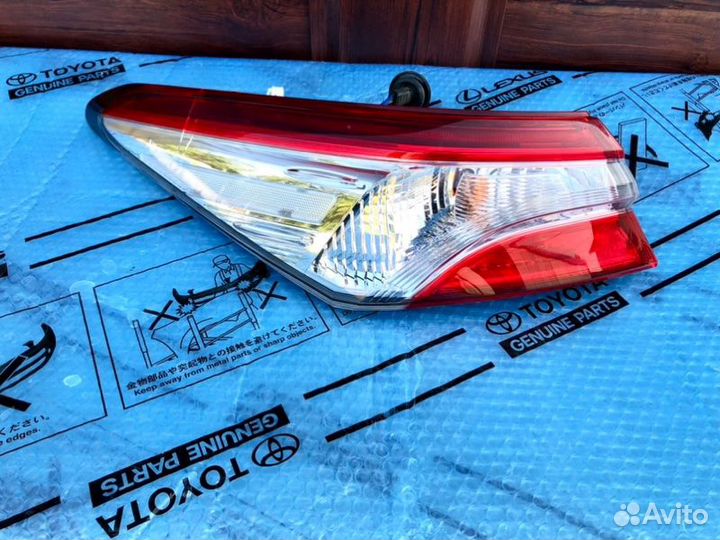 Фонарь задний левый Toyota Camry 70 2017-2023