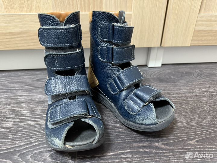 Ортопедические сандали