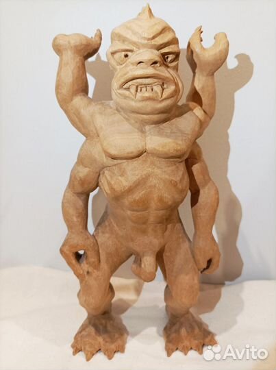 Статуэтка из дерева ручная резьба авторская работа
