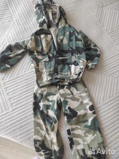 Костюм на мальчика 104-110
