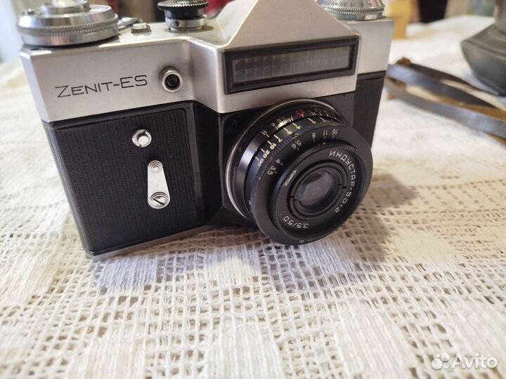 Плёночный фотоаппарат Zenit ES