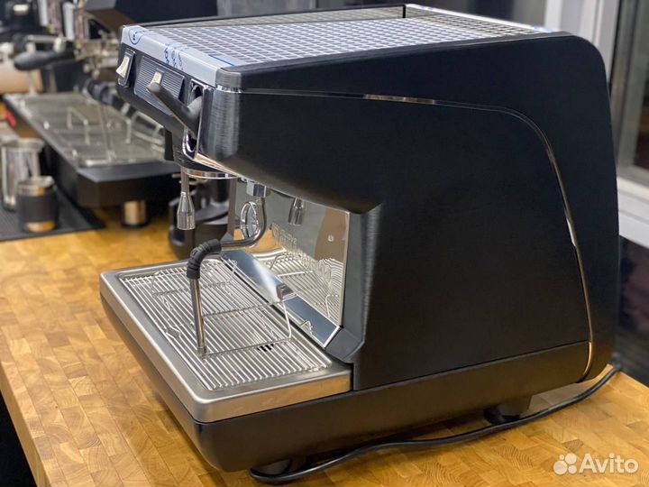 Кофемашина Nuova Simonelli черная (1 GRS)