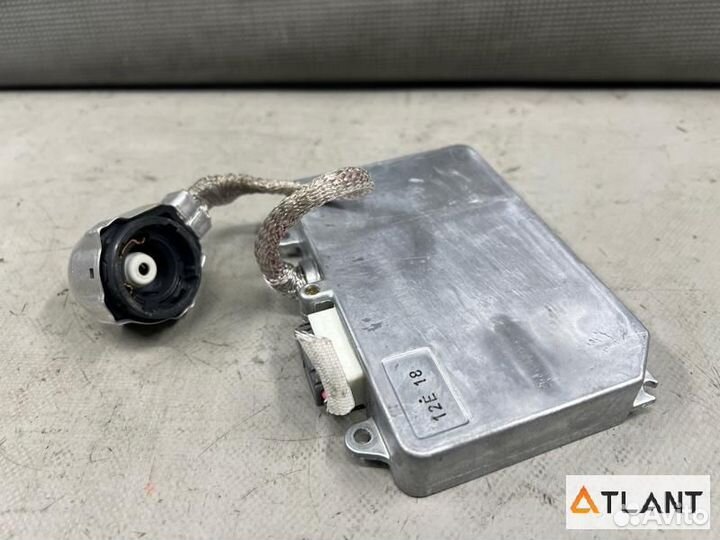 Блок ксенона toyota IST