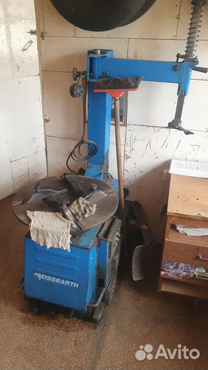 Станок для шиномонтажа