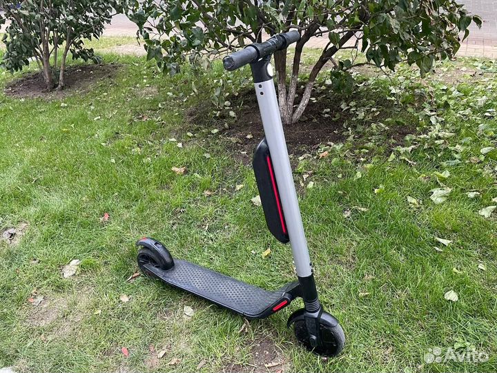 Электросамокат ninebot kickscooter es4