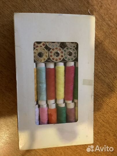 Набор- нитки и шпульки для шитья