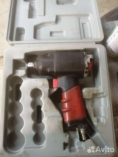 Пневмогайковерт