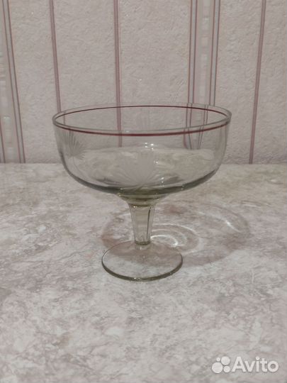 Конфетница на ножке, стекло. 350 мл