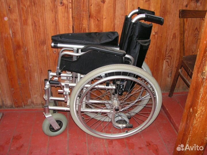 Кресло-коляска инвалидное