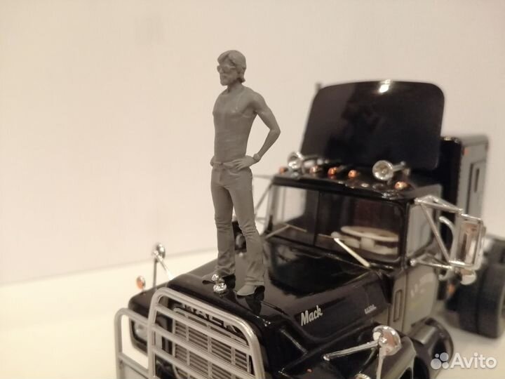 1:43 Фигурка Утенка из к/ф Конвой Окрашенная и Нет