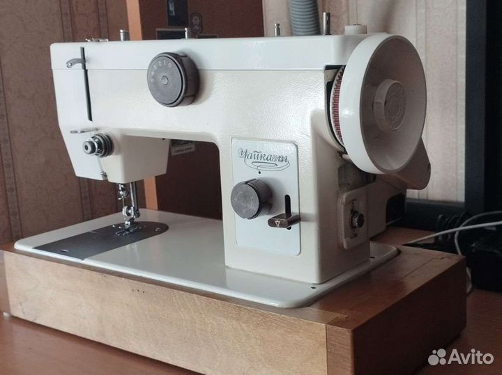 Электрическая швейная машина чайка 134