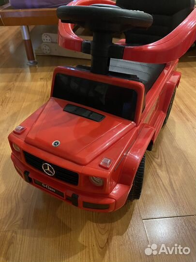 Машина толокар с ручкой