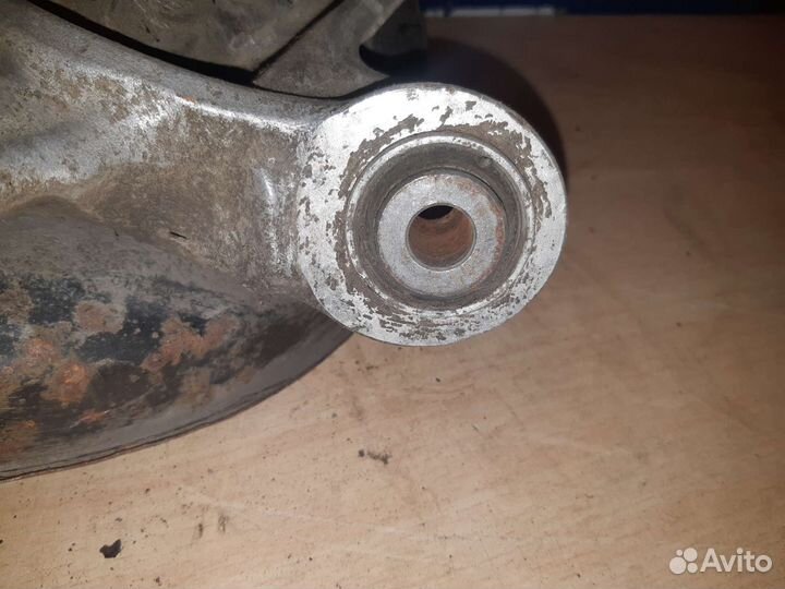 Кулак задний правый Honda Accord 8 (2.0)