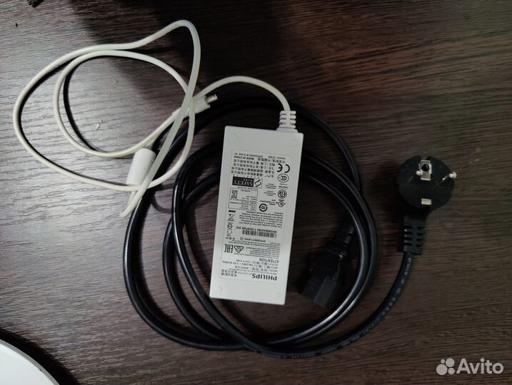 Монитор Philips 224E5Q