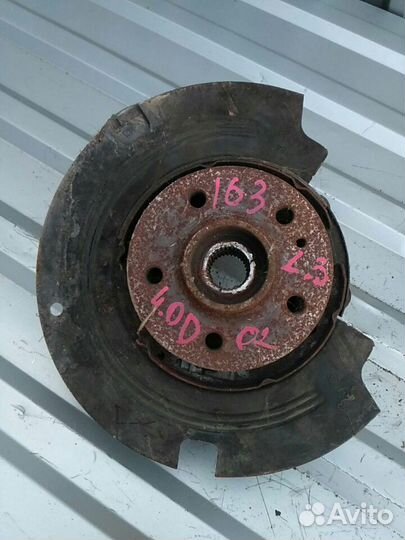 Поворотный кулак задний левый Mercedes ML 163