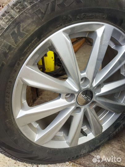 Bridgestone Blizzak VRX 205/55 R16