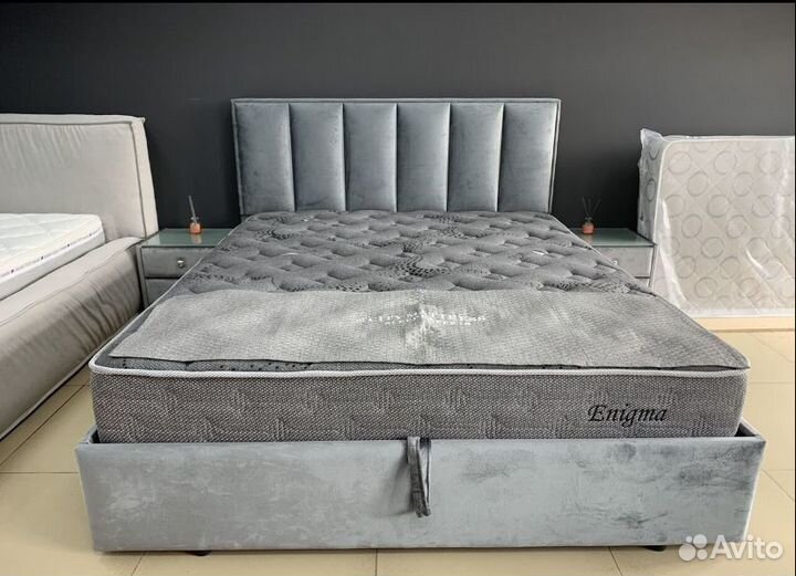 Мягкая двухспальная кровать