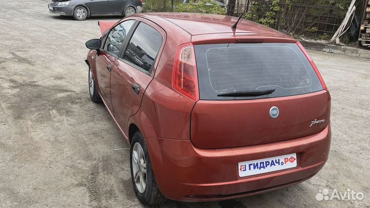 Дверь багажника Fiat Grande Punto (199)