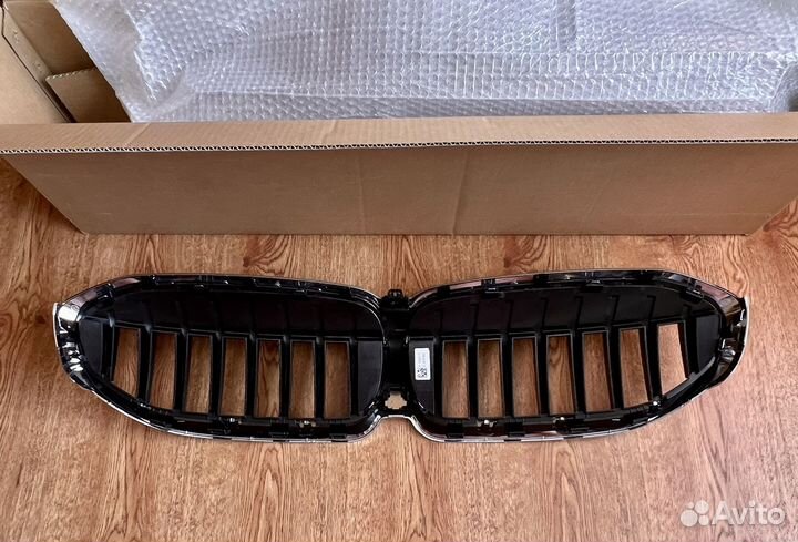 Решетка радиатора BMW g20 новая