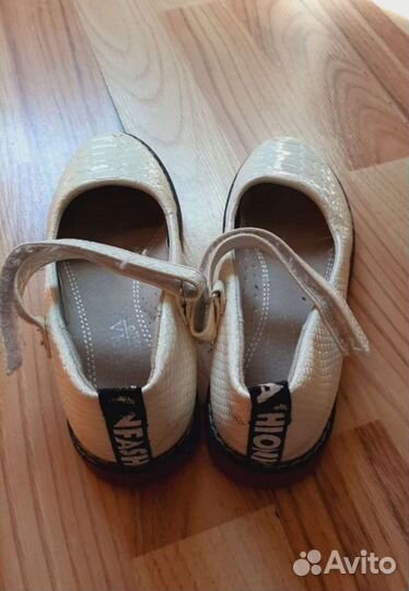 Туфли для девочки (белые и чёрные),32 размер