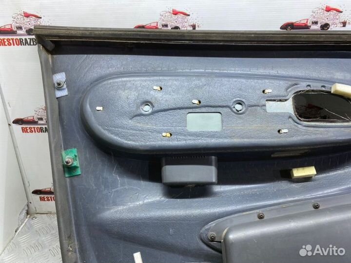 Обшивка боковой двери передняя правая Kia Spectra