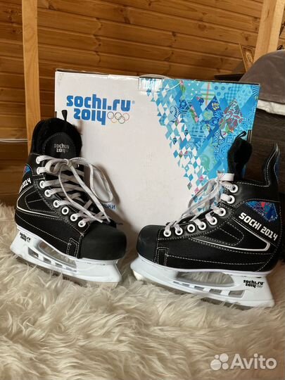 Коньки хоккейные