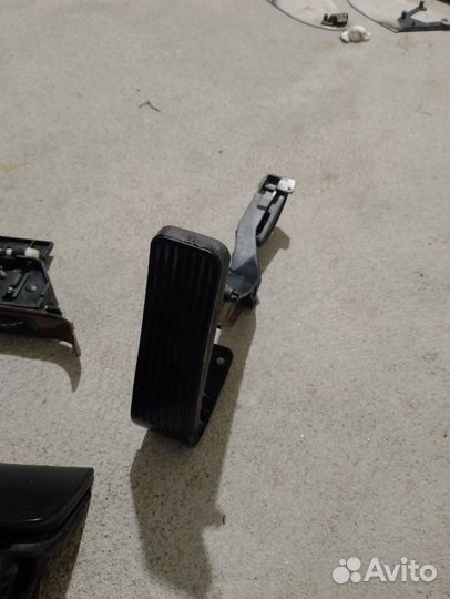 Педаль газа Мерседес w140