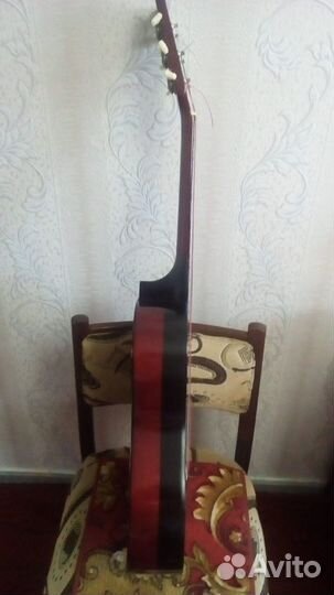 Акустическая гитара