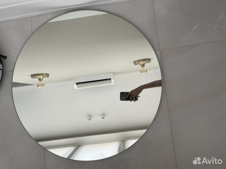 Круглое зеркало