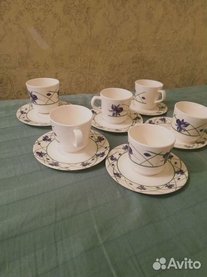 Набор чашек с блюдцами пластик