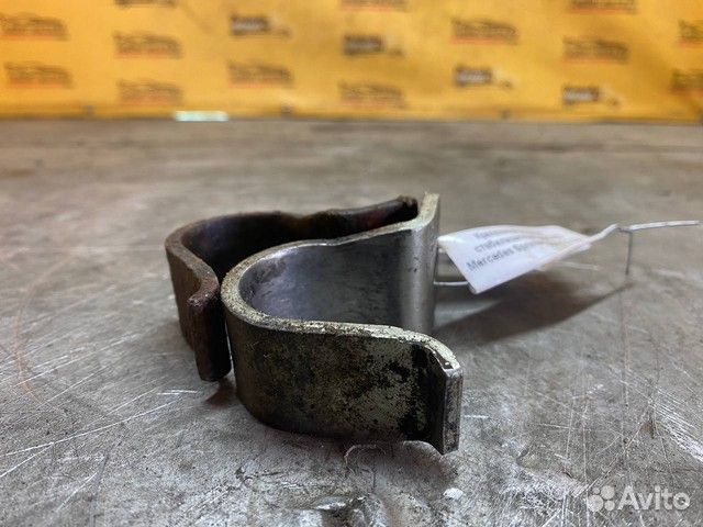 Крепление втулки стабилизатора Mercedes-Benz Sprin