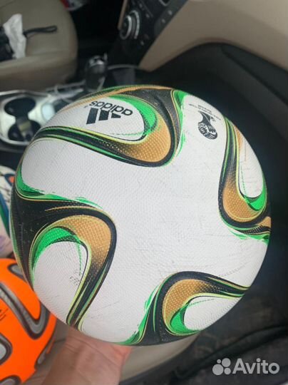 Футбольные мячи adidas brazuca