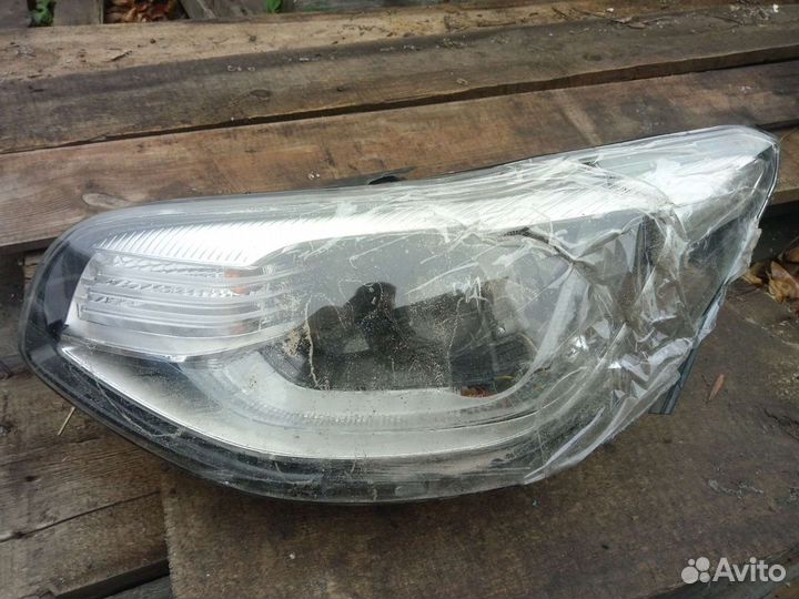 Фара левая корпус битая Kia Soul 2017 ксенон