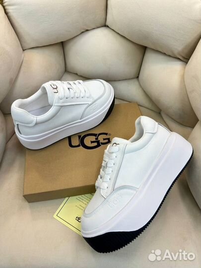 Кроссовки весенние UGG 