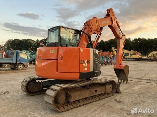 Гусеничный экскаватор Hitachi ZX75UR-3, 2014