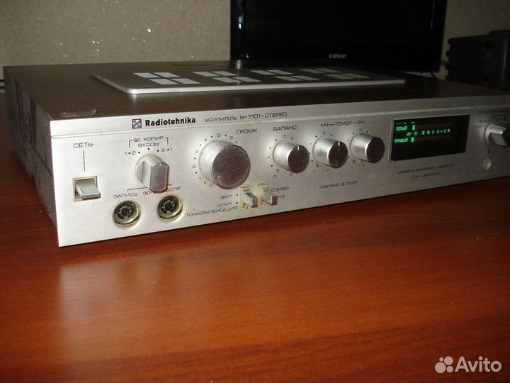 Продаю усилитель мощности полный