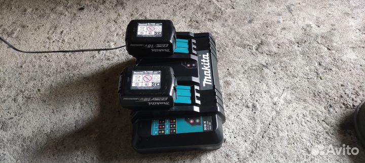 Зарядное устройство makita 18v+ аккумуляторы (2шт)