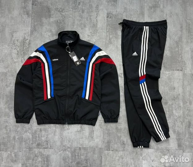 Спортивный костюм adidas